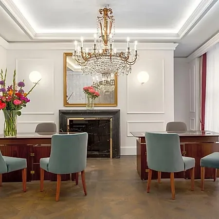 Hotel Tivoli Doelen 5*